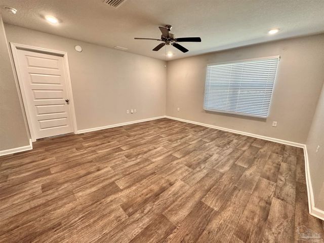 7404 Oak Lake Blvd, Pensacola, FL 32526