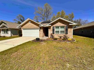 7404 Oak Lake Blvd, Pensacola, FL 32526