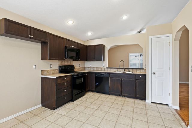 11719 W Huckleberry Dr, Nampa, ID 83651