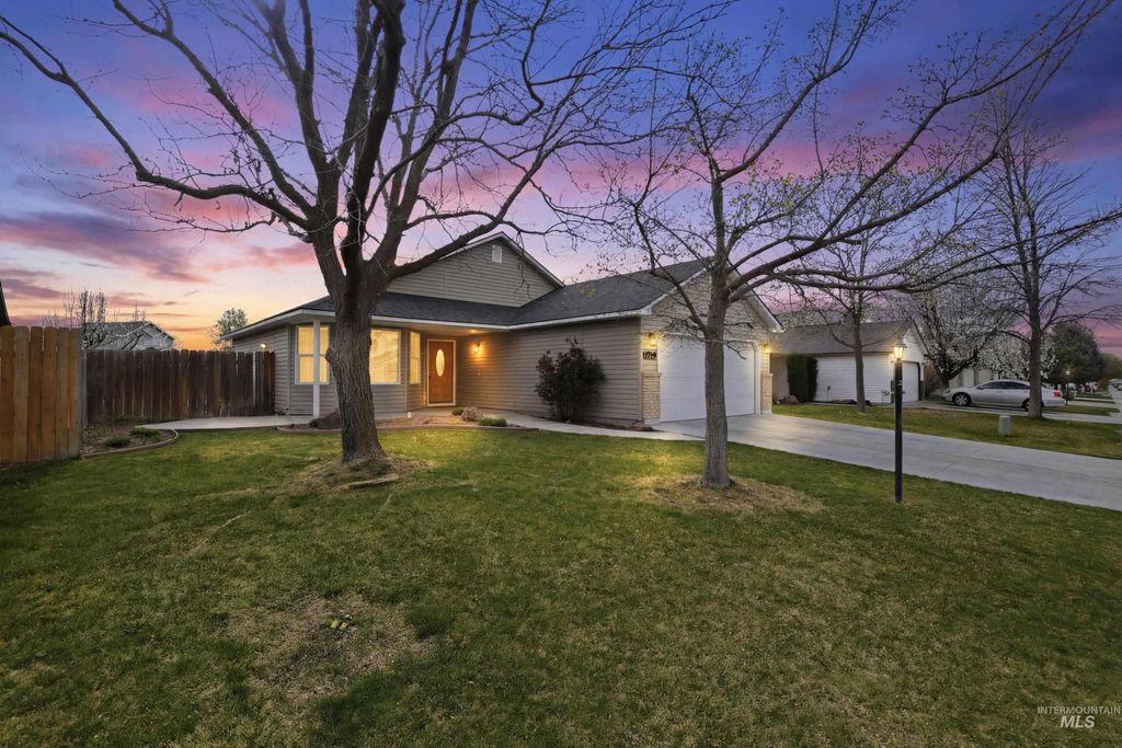 11719 W Huckleberry Dr, Nampa, ID 83651