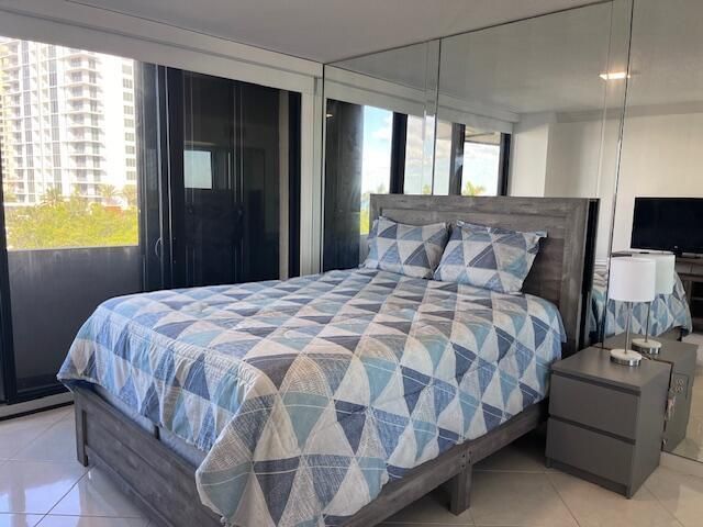 4200 N Ocean Drive 2-405, Singer Island, FL 33404