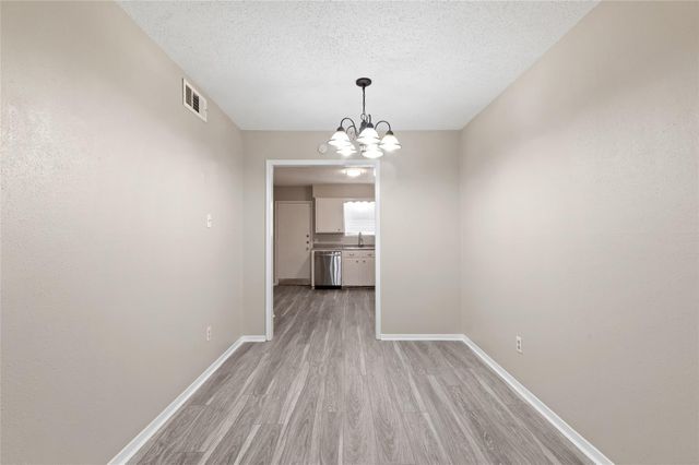 233 W Tri Oaks Lane 0233, Houston, TX 77043