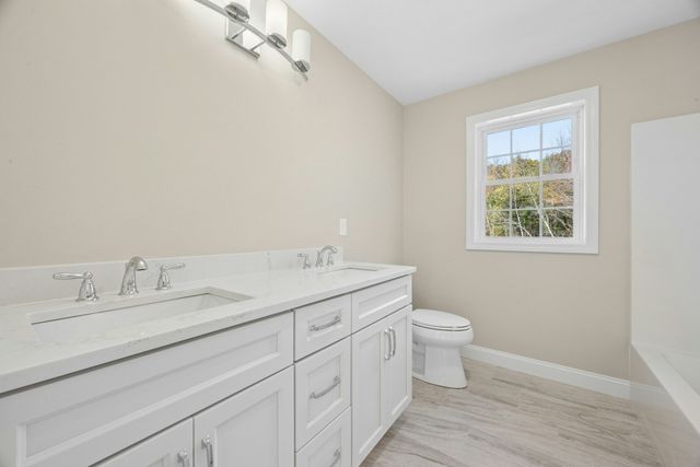 37 Martin, Douglas, MA 01516
