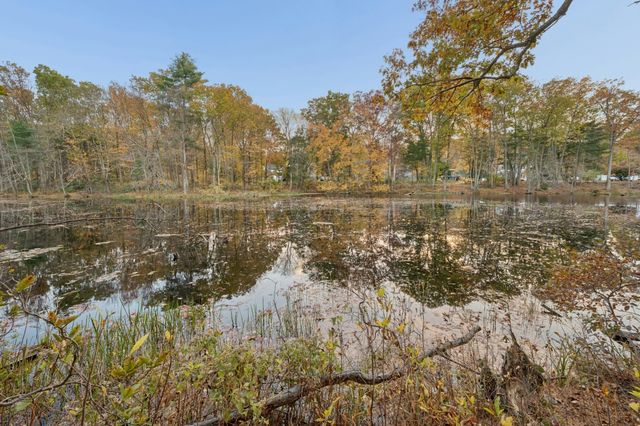 37 Martin, Douglas, MA 01516