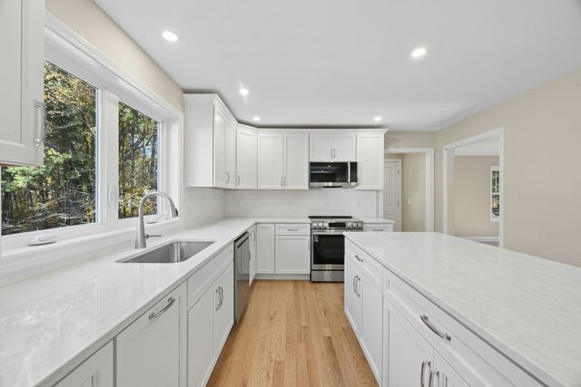 37 Martin, Douglas, MA 01516