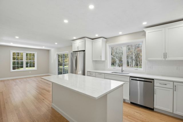 37 Martin, Douglas, MA 01516