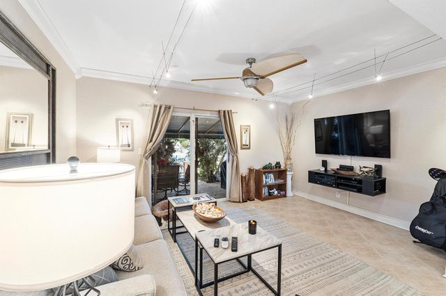 2725 NE 15th Street, Pompano Beach, FL 33062