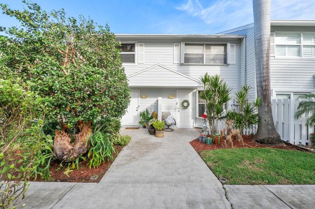 2725 NE 15th Street, Pompano Beach, FL 33062