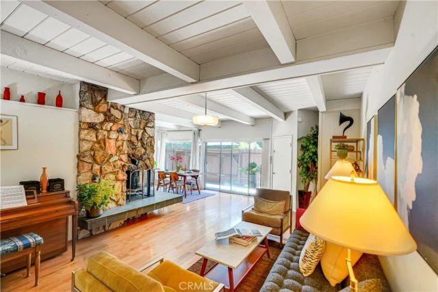 4268 Troost, Studio City, CA 91604