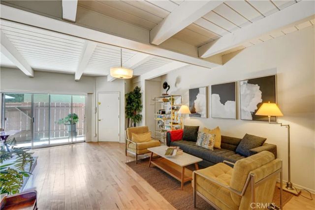 4268 Troost, Studio City, CA 91604