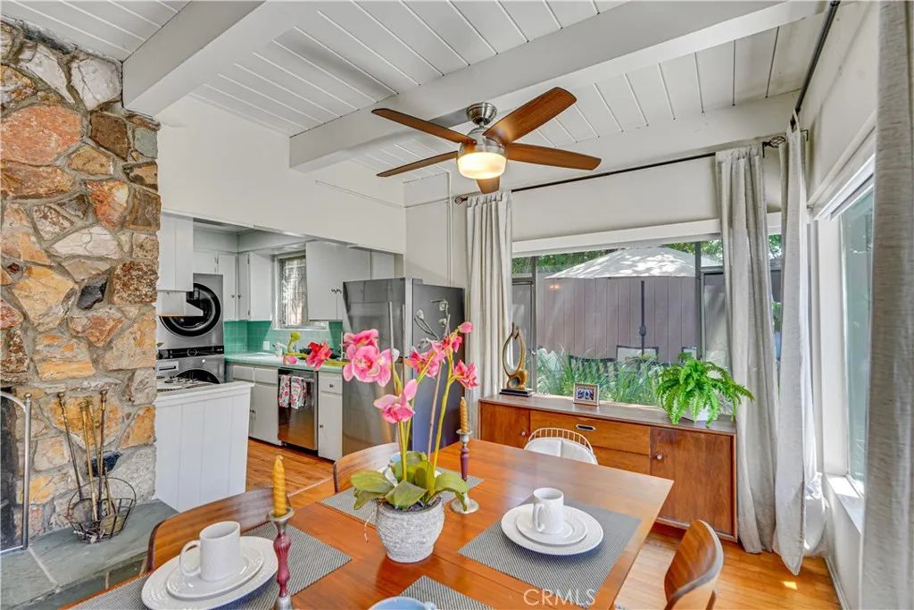 4268 Troost, Studio City, CA 91604