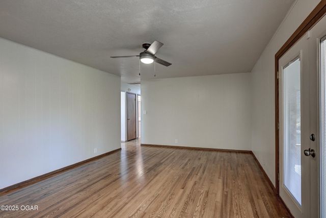 2614 S Michigan Avenue, Joplin, MO 64804