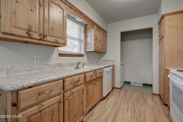 2614 S Michigan Avenue, Joplin, MO 64804