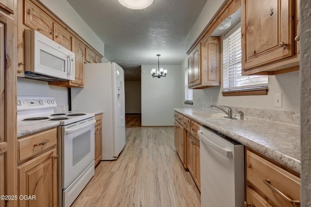 2614 S Michigan Avenue, Joplin, MO 64804