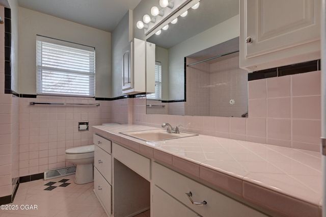 2614 S Michigan Avenue, Joplin, MO 64804