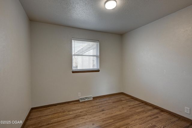 2614 S Michigan Avenue, Joplin, MO 64804