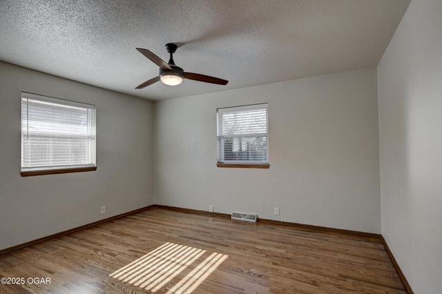 2614 S Michigan Avenue, Joplin, MO 64804