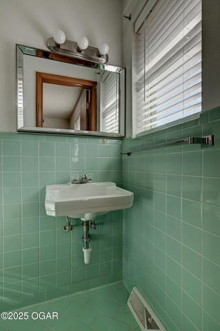 2614 S Michigan Avenue, Joplin, MO 64804