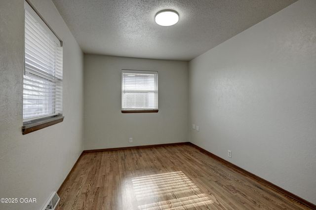 2614 S Michigan Avenue, Joplin, MO 64804