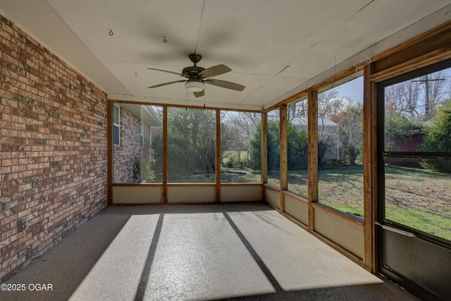 2614 S Michigan Avenue, Joplin, MO 64804