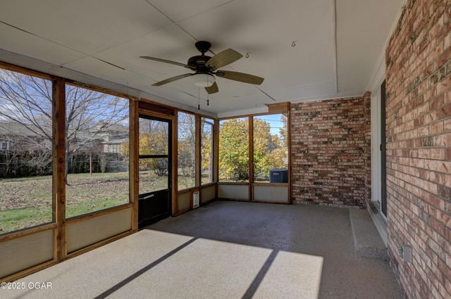 2614 S Michigan Avenue, Joplin, MO 64804