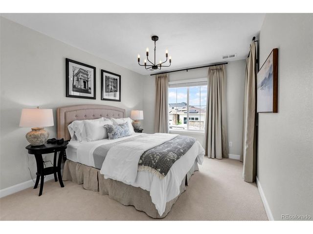 5534 Riverbend Ave, Longmont, CO 80504