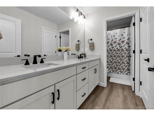 5534 Riverbend Ave, Longmont, CO 80504