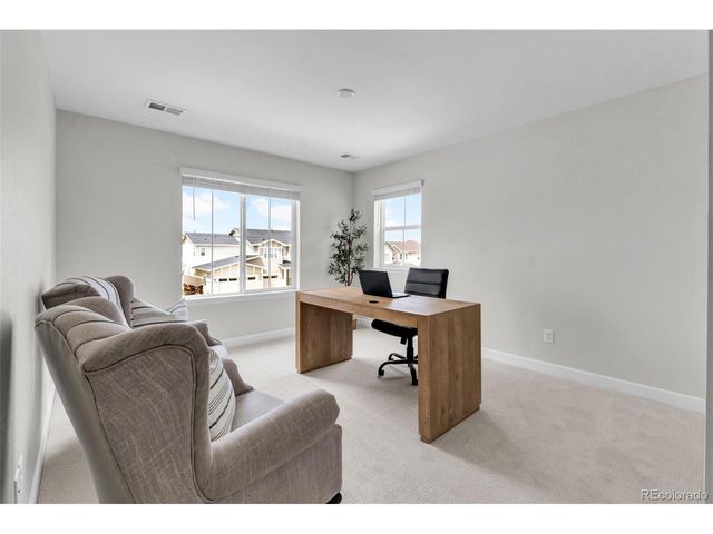 5534 Riverbend Ave, Longmont, CO 80504