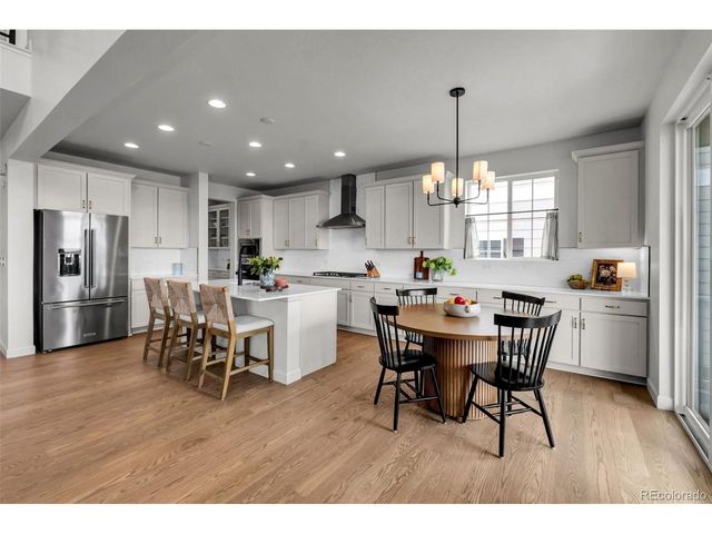 5534 Riverbend Ave, Longmont, CO 80504