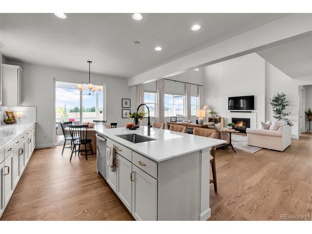5534 Riverbend Ave, Longmont, CO 80504