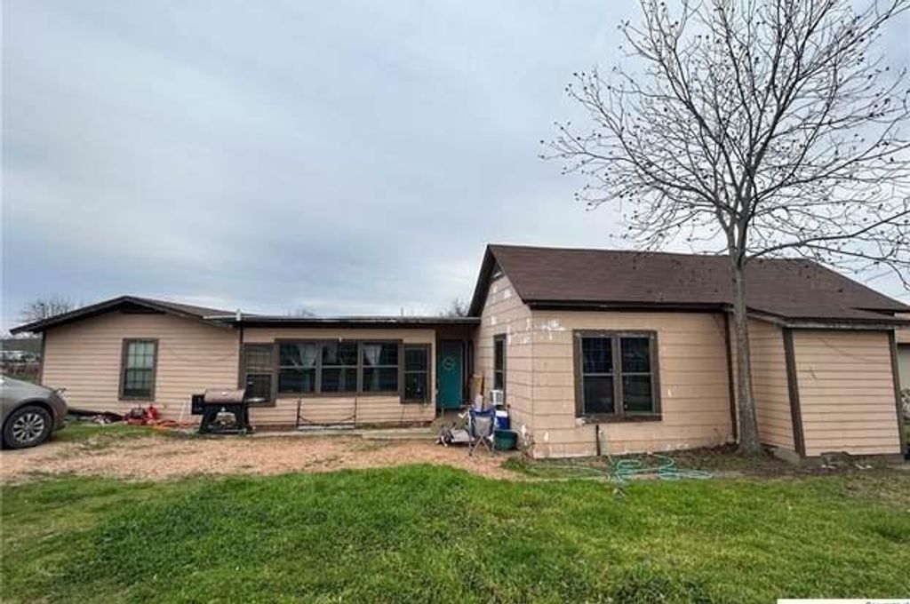 419 Main ST, Lometa, TX 76853
