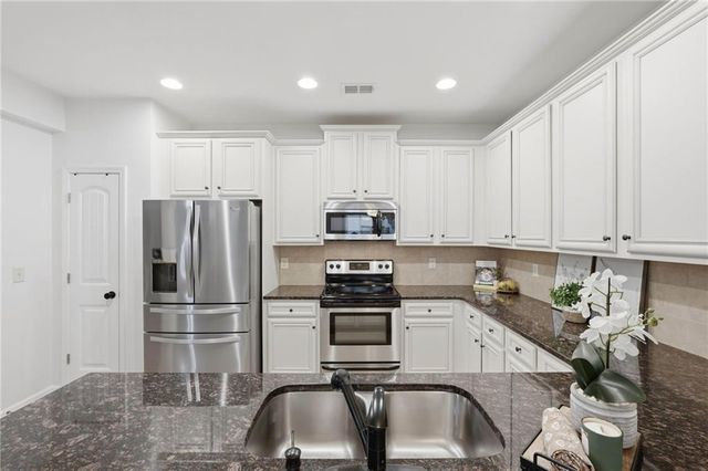 2999 Woodward Down Trail, Buford, GA 30519