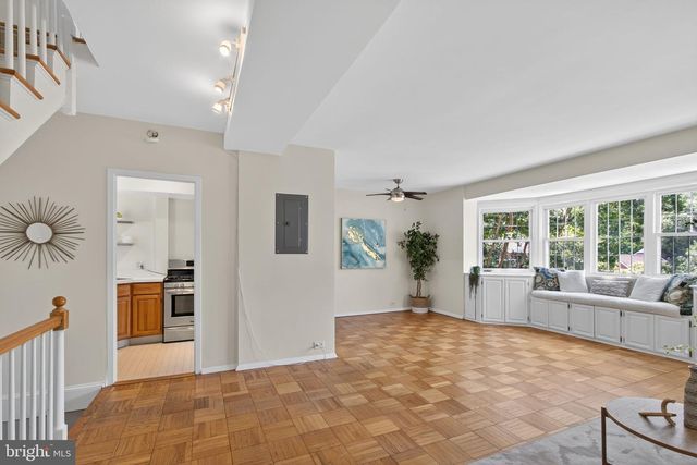 3221 VALLEY DR #712, Alexandria, VA 22302