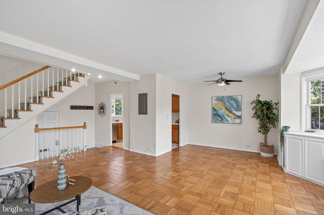 3221 VALLEY DR #712, Alexandria, VA 22302