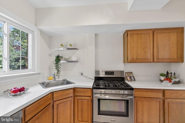 3221 VALLEY DR #712, Alexandria, VA 22302