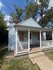 3617 Davison Road, Flint, MI 48506