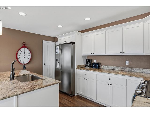 1233 Sw COAST Ave, Lincoln City, OR 97367