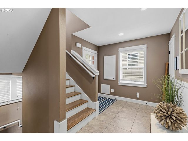 1233 Sw COAST Ave, Lincoln City, OR 97367