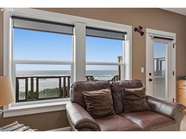 1233 Sw COAST Ave, Lincoln City, OR 97367