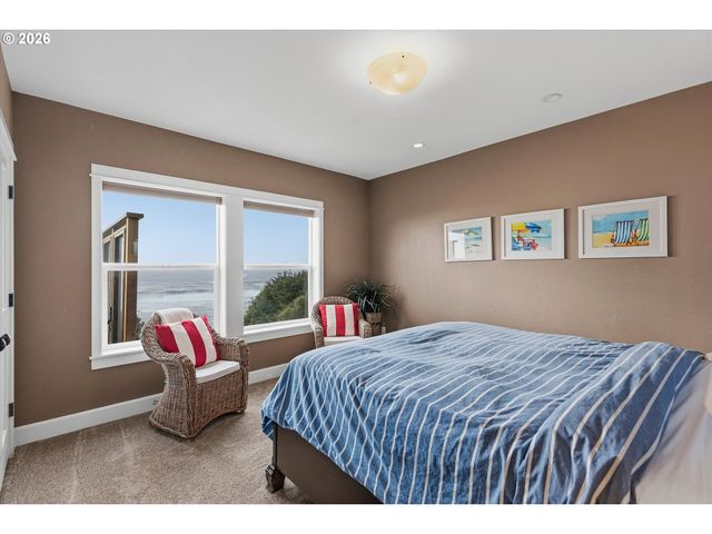 1233 Sw COAST Ave, Lincoln City, OR 97367