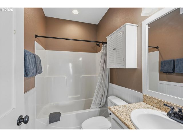 1233 Sw COAST Ave, Lincoln City, OR 97367