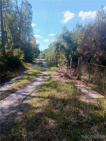 3250 SE Robinson Road, Inglis, FL 34449