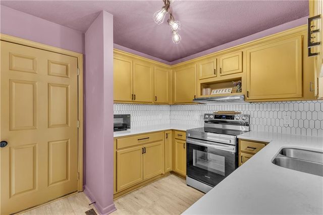 8154 N Drury Avenue, Kansas City, MO 64119