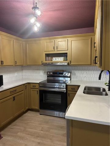 8154 N Drury Avenue, Kansas City, MO 64119