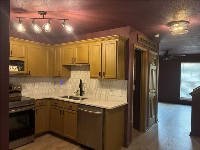 8154 N Drury Avenue, Kansas City, MO 64119