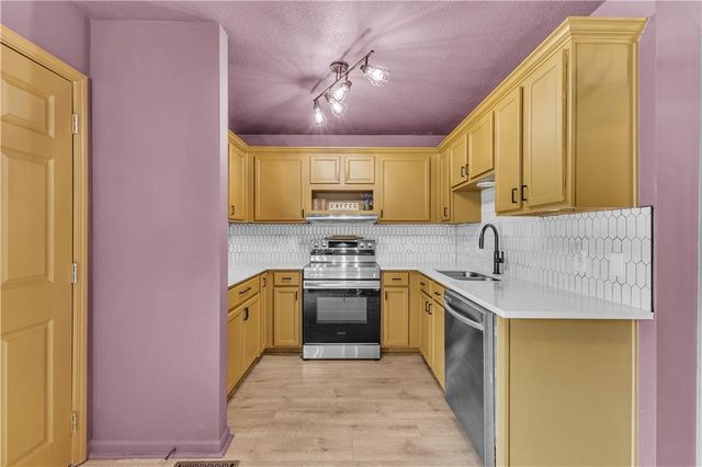 8154 N Drury Avenue, Kansas City, MO 64119