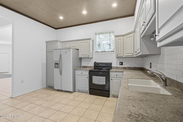 2118 S Wall Avenue, Joplin, MO 64804