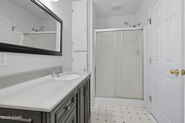 2118 S Wall Avenue, Joplin, MO 64804