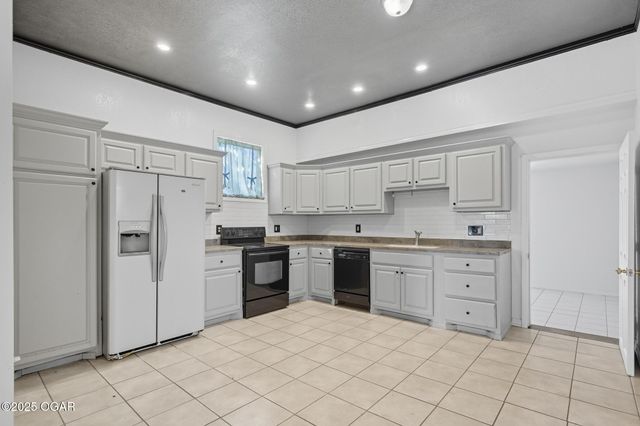 2118 S Wall Avenue, Joplin, MO 64804