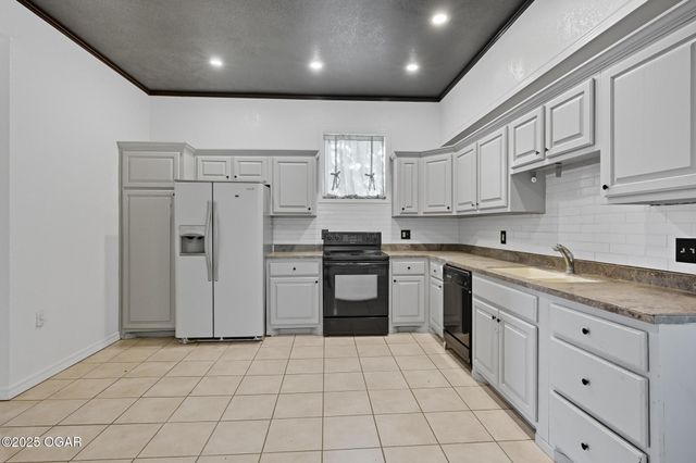 2118 S Wall Avenue, Joplin, MO 64804